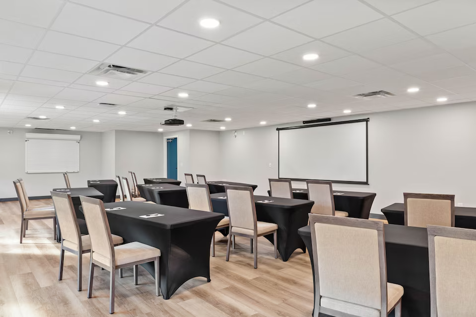 Studio 6 Hotel - project image 7